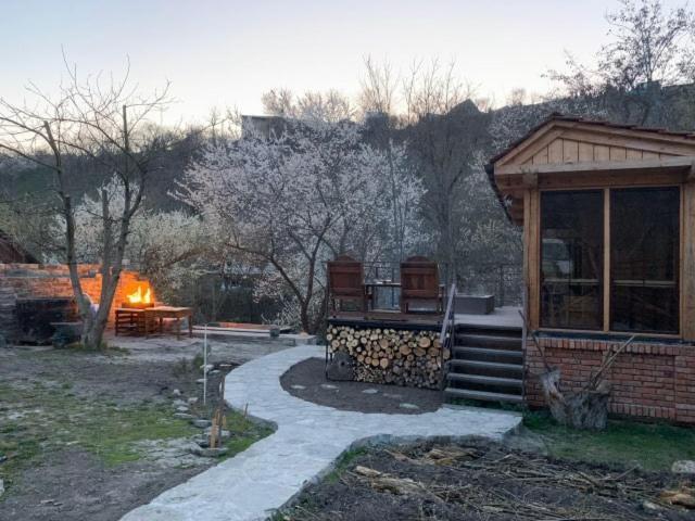 Romantic Guest House Kamjanyi Potoki Kültér fotó